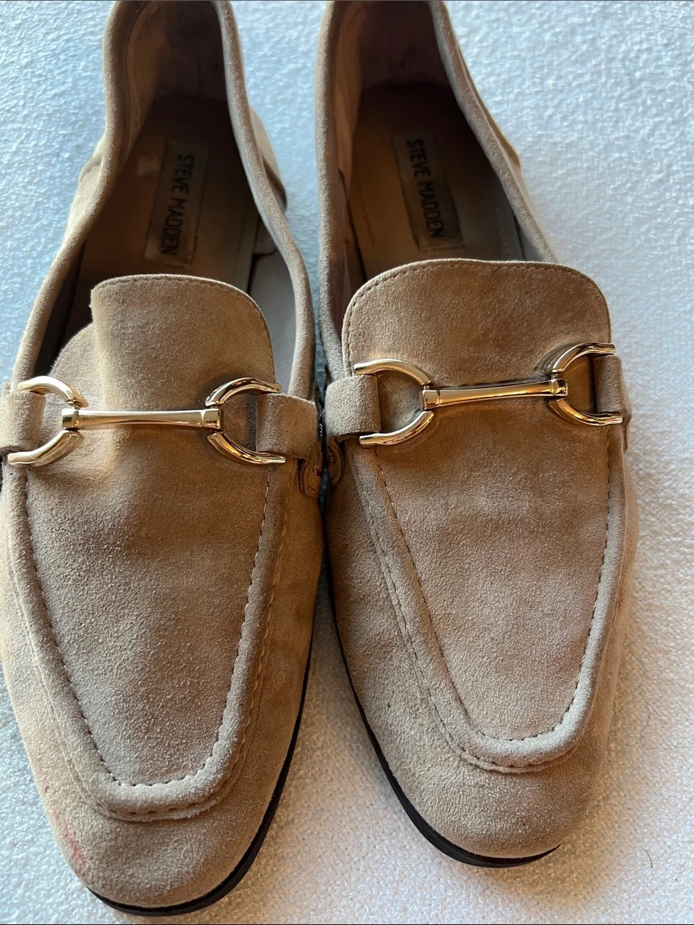 Steve Madden Women’s Suede Loafers in Tan with Gold Bit - Picture 2 of 10